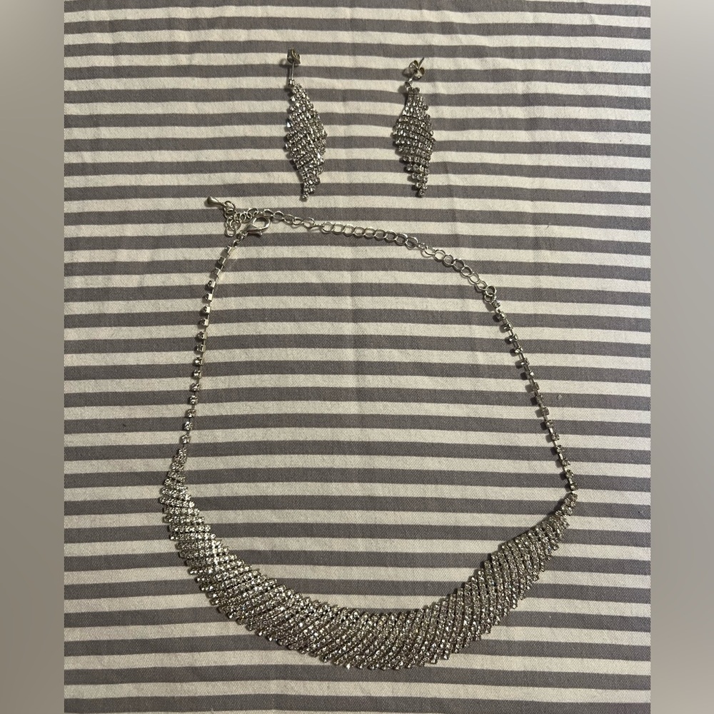 Fashion necklace and earrings